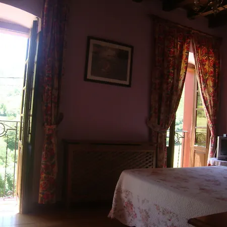 Rural Genestoso Otel