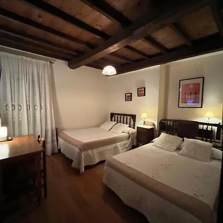 Rural Genestoso Otel 2*